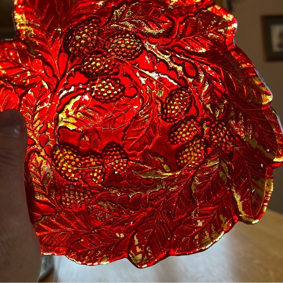Vintage Indiana Glass Bowl Ruby Red
Dish Logan Berry Leaves 7"x2" - Picture 7 of 10